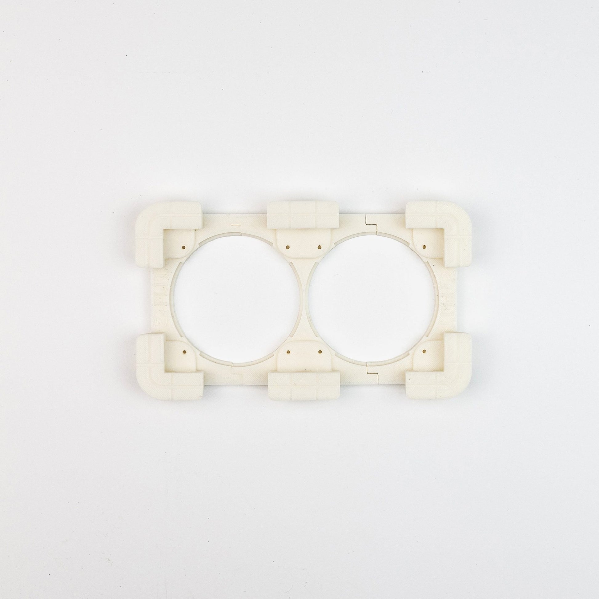 Choice of EDPLIT flush-mounted socket outlet and push switch modules for customized installations.